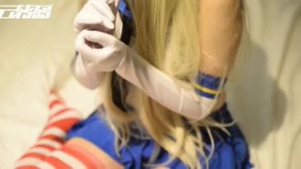 The best internet celebrity Lolita Yuzuki plays with her uniform to seduce Sailor Moon in her student uniform and boldly exposes her beautiful pussy. The crystal rod inserts her pink and tender pussy. High-definition 1080P original version without watermark.