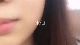 现在的直播越来越屌了貌美女主播勾引司机车震（你是不是小姐不要钱不干你会不会玩仙人跳）1