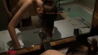 ダイ兄弟の高級デートシリーズ - セクシーなカーモデルのエイミーが映画館に戻り、ホテルでアイスクリームを撮影