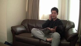 當我過來迎接她並讓她進入我的房間時，我的鄰居誤認為我是一個送貨保健女孩。