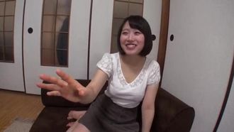 A G-cup energetic girl who grew up in the countryside gets penetrated by a big cock and has tears in her eyes.