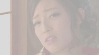 醉酒後的日高千秋與身著浴衣的僵硬美女