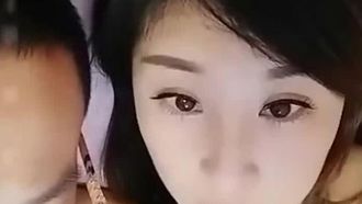 5684-眼镜哥和漂亮老婆中秋放假在家直播啪啪捞外快居