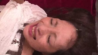 辣妹得到性交的 sveeral 人在 xxx 日本展