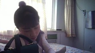 91 三人のビッチゲスト: ミルク兄貴が友人の妻とセックスし、その後彼女の二年生の娘とセックスする 7