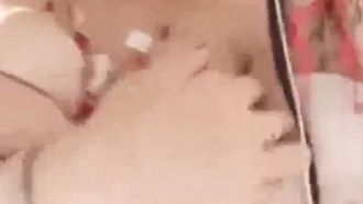 巨乳主播自慰噴得一蹋糊塗