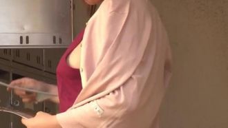 RDT-213 「ちょっとそこまでだから…」と不用意にノーブラで出歩く巨乳妻は知らぬ間に男を誘惑して… 4
