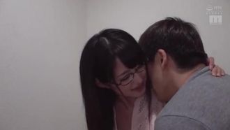 盛夏夜間巴士特寫出汗～鄰家文科女孩不斷讓我以女牛仔姿勢射精的難忘夜晚～渚美月