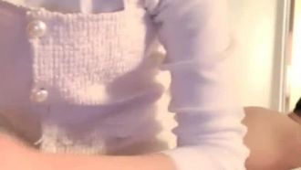 A good-looking eighteen-year-old girl-1