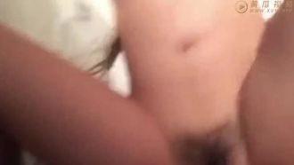 年輕女孩就是嫩，小穴超緊