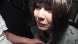再登場を多く頂いた底抜けに明るい痴女ビッチ妻と行く露出の旅！青姦、3P、アナルセックス、2穴