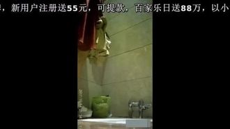 トイレの率直なカメラ姿勢