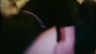 KTV勾引了个小鲜肉直接在厕所里就干起来了
