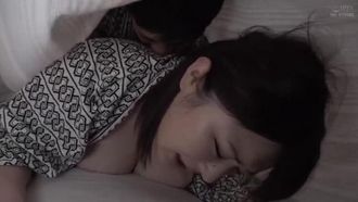 混浴温泉で母親の巨乳ママ友二人に挟まれておもちゃにされた僕