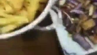 【迷奸】和性感黑丝女同事吃饭饮料下迷药