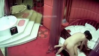 【国产酒店偷拍】娇小的身材戳起来就很有快感