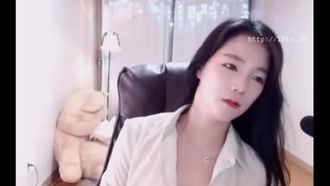 超正大美妞 徐艳 0820M 揉奶扣穴 卖力进出紧致小穴发出啪啪的响声