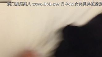 The latest work of Candied Fruit. A girl who is menstruating is dating a netizen. She is drugged and intoxicated. She is like a dead pig and is toyed with by two people without any reaction.