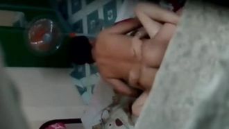 夜中、窓辺に寄りかかって隣の若夫婦のセックスを覗き見てしまった 義姉の色白で大きな胸がとても羨ましい。