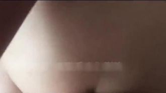 92年未婚女青年給我舔雞巴被我爆草