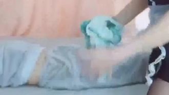 最新流出鹿少女劇情演繹媽媽今天沒空給患病爺爺擦身和爺爺亂倫口爆吃精對白有趣