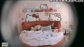 主題酒店偷拍-身高懸殊很大的180CM性感身材美女和猥瑣小男友酒店啪啪,男友在她面前就像弟弟一樣!