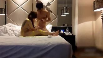 小富婆约会情人对白有趣