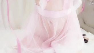 プライベートおもちゃ-若い女の子の胸タッチショー