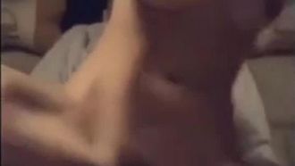 【国产】长相甜美性感的网红女神鹿少女夜晚约隔壁男邻居趁老婆睡着后到楼梯道啪啪-干一会太冷2人又到楼下车里狂操