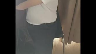 A slutty young woman with glasses hooks up with a 48-year-old fortune-teller who runs a street stall outside the park entrance and goes to the hotel