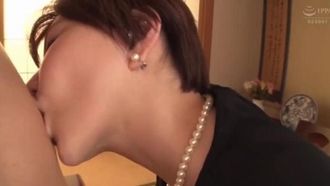 人妻 里美ゆりあ どエロい人妻妄想性活4シチュエーション WIFE