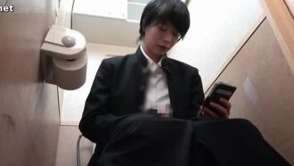 ノットリ 【女体化】AVデビュー 現役歳！フレッシュ男子学生に女体化注射を投与 そのままAV出演！真鍋かん太