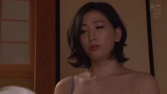未だに現役で母さんを抱きまくる僕の絶倫オヤジに嫁が欲情して危険日狙って中出し逆夜這い 佐山愛