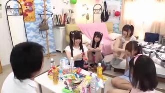 職場の仲良しグループを一網打尽！家に連れて来ちゃった美少女たちをイタズラ三昧