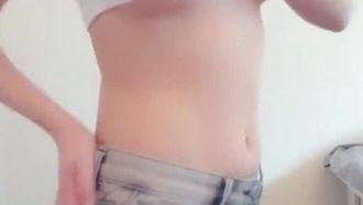The ultimate busty goddess Ma Susu VIP customized version for the first time in a large-scale erotic stripping dance