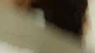 颜值不错的短发美女汽车旅馆开房打炮见大屌难掩雀跃