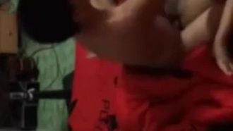 这角度看的出来妹妹胸部很凶猛很爱打炮