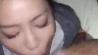 During sex, she keeps shouting: I want to eat! I want to eat! Seeing her satisfied after eating is worth cherishing