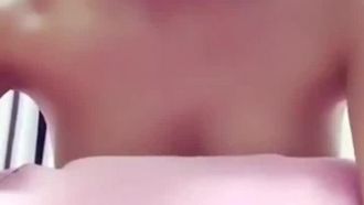 女子アナと包皮男はお互いの性器を弄び、妹にも参加を求めた！