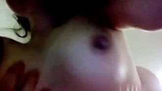 妹は初めてセックスしたばかりですが、すでにアソコはすごく濡れています。
