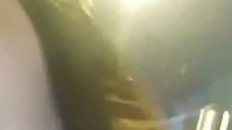脱了内裤说自己好多水跟白带! 青春女主播半夜发痒找捲毛男野外%%口爆