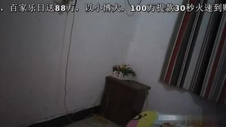 妹は香港の売春婦だったと言い、お互いによく話し合いたいようだった。