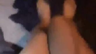 半夜约司机在工地打炮  还直接尿了一地