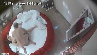 酒店偷拍 少妇为取悦光头老外呻吟的很卖力!