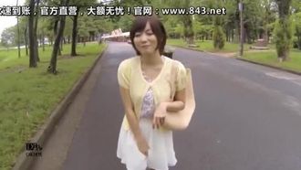 M型開腳口交，微比基尼中出：瑪雅