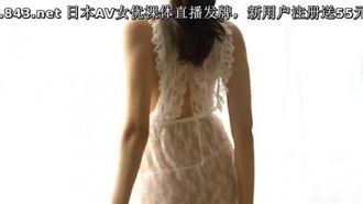 Showman.com 若手モデル周延喜のプライベートな誘惑 ～悪魔の黒 VS 誘惑の白～写真家の声を聞いてください～ 様々なワイルドなポーズに挑戦!!