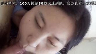 巨乳高中女生與男友性愛私密 飢渴瘋狂教室裡跪舔男友J8 喜歡吃男友的肉棒津津有味 對白刺激 高清720P完整版 (2)