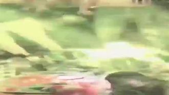 インターネット有名人のアンカーがバーで男性をランダムに誘惑し、セックスシリーズをライブストリーミングする