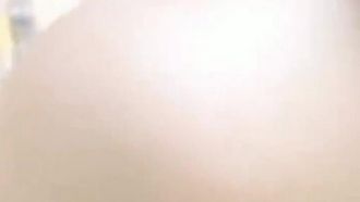 気まぐれな妹ハニーと惨めなセックスパートナーがさまざまな体位を解き放つ、口内挿入と口内挿入は必見です!!