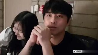 【韓国】韓国のフェラ兄さんは生放送で彼女とフェラするのが大好き～直接巨乳を取り出して弄ぶ～